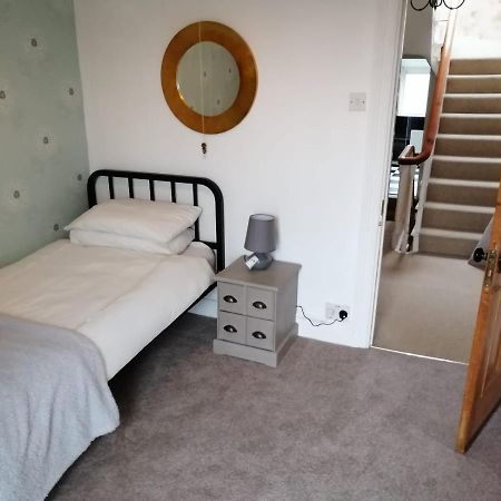 Bed and Breakfast Y Garreg Wen Llanybyther Exterior foto