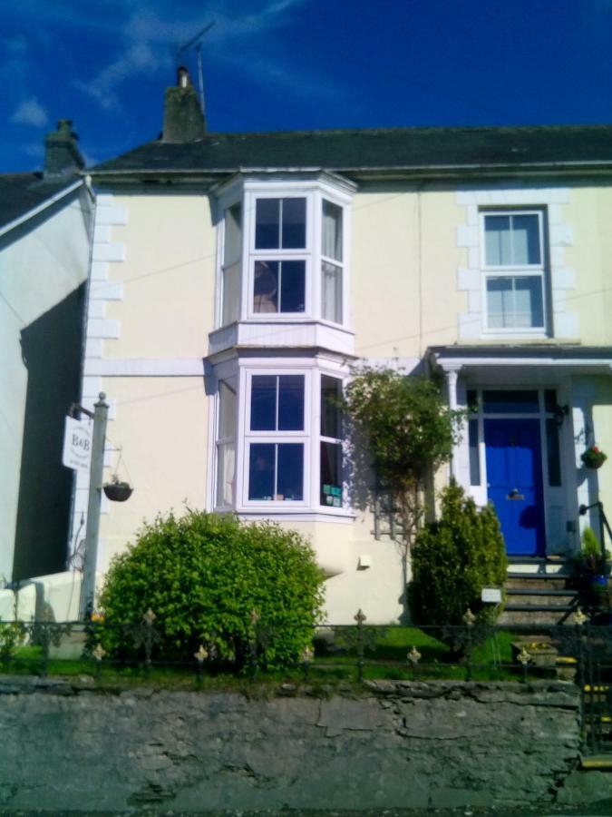 Bed and Breakfast Y Garreg Wen Llanybyther Exterior foto