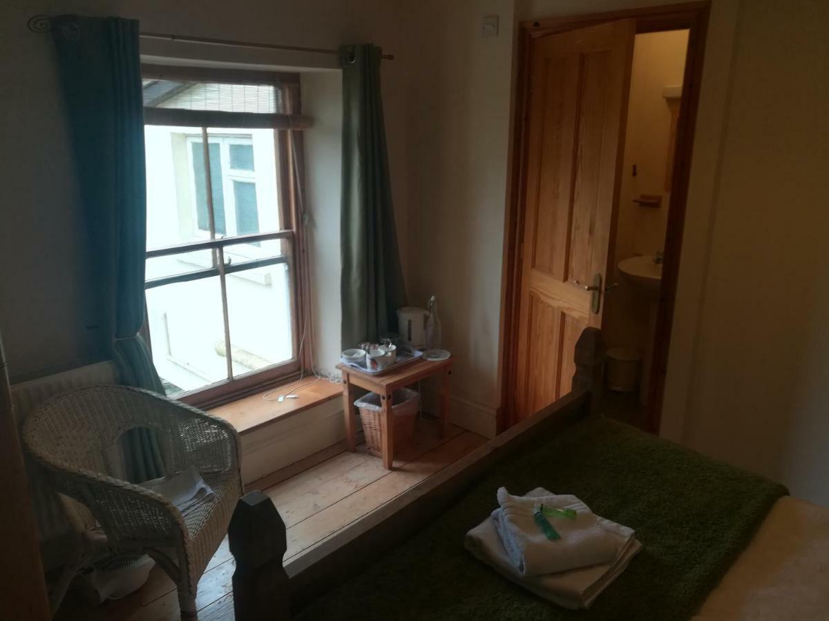Bed and Breakfast Y Garreg Wen Llanybyther Exterior foto