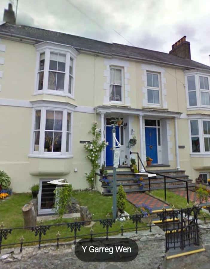 Bed and Breakfast Y Garreg Wen Llanybyther Exterior foto