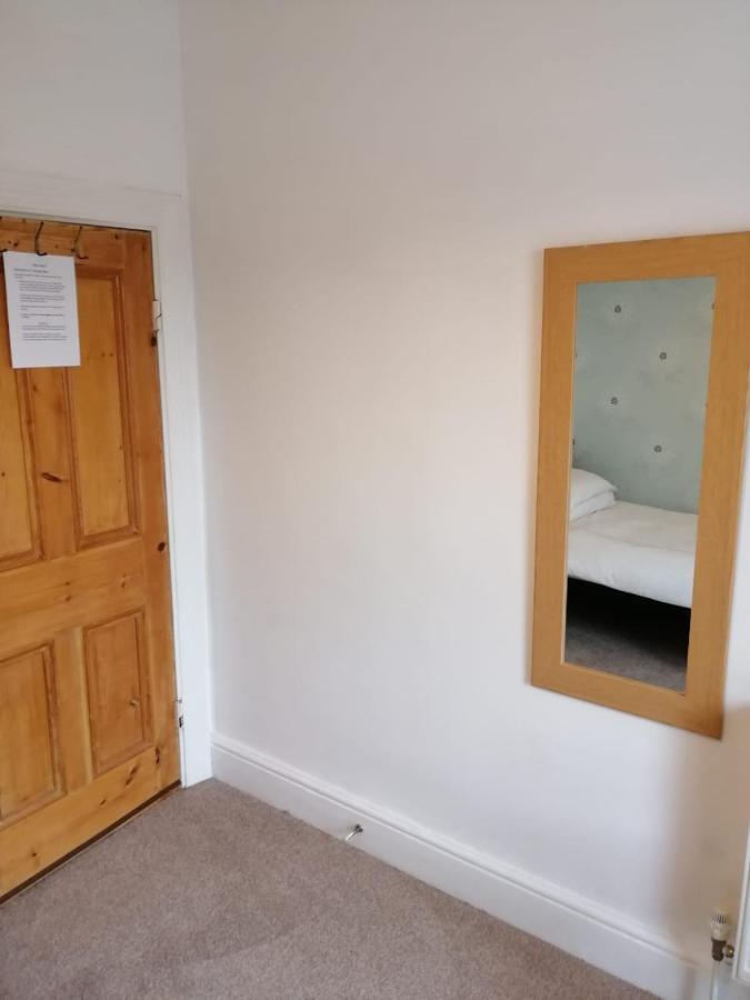 Bed and Breakfast Y Garreg Wen Llanybyther Exterior foto