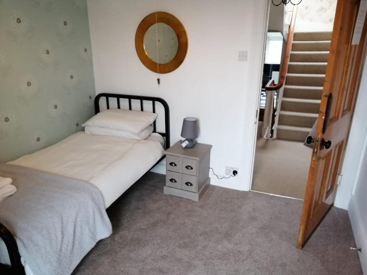 Bed and Breakfast Y Garreg Wen Llanybyther Exterior foto